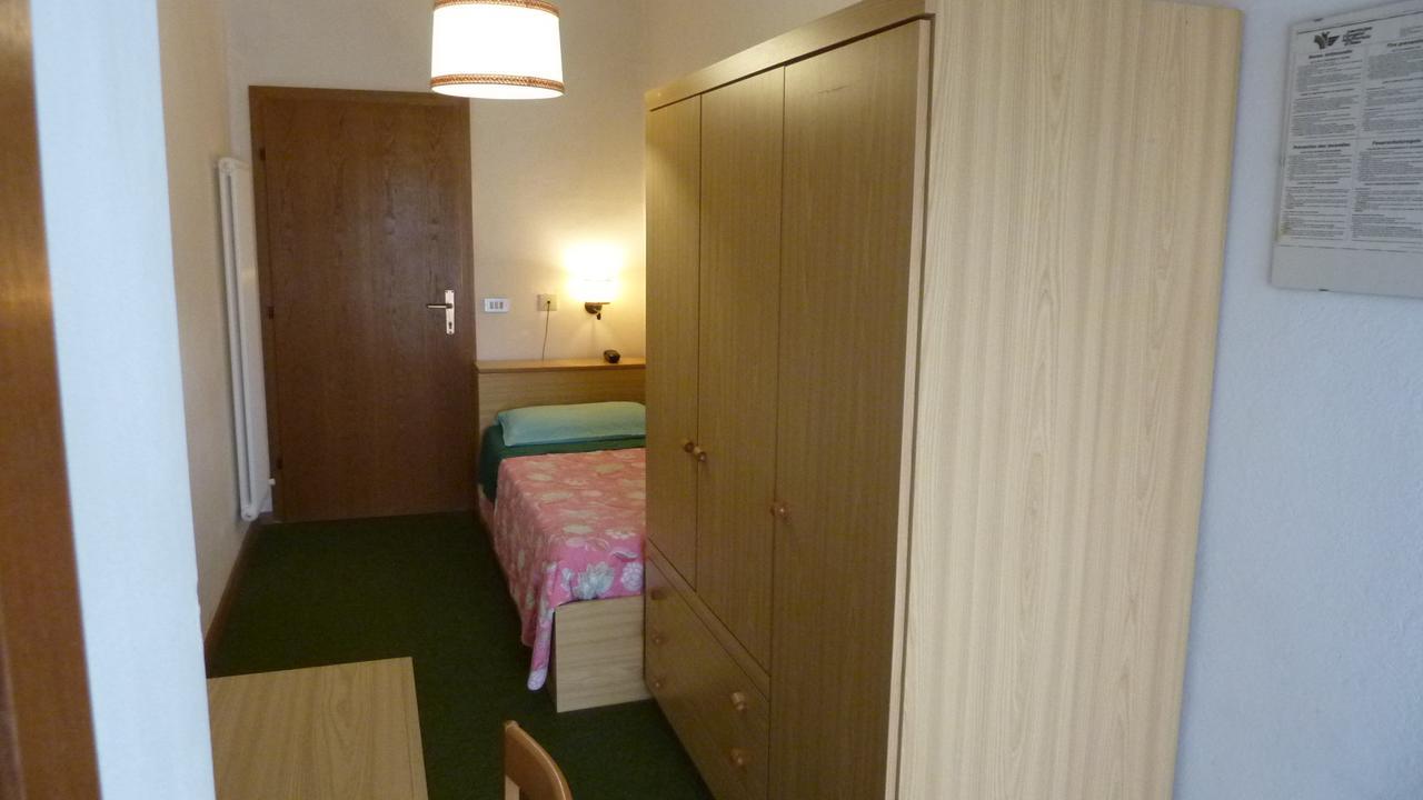 Hotel Terminus レーヴィコ・テルメ エクステリア 写真