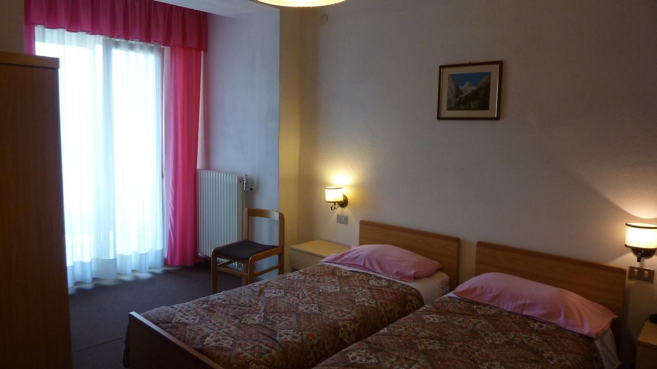 Hotel Terminus レーヴィコ・テルメ エクステリア 写真